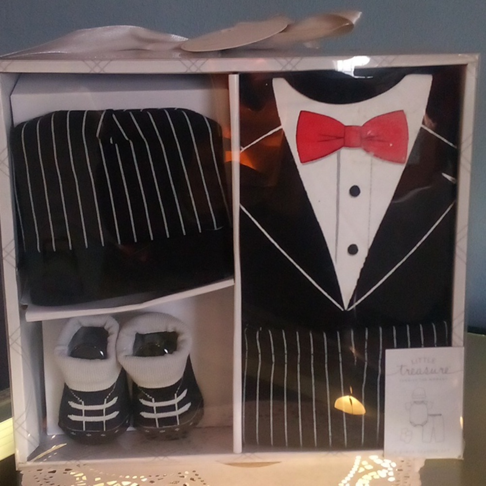 4 pieces layette set